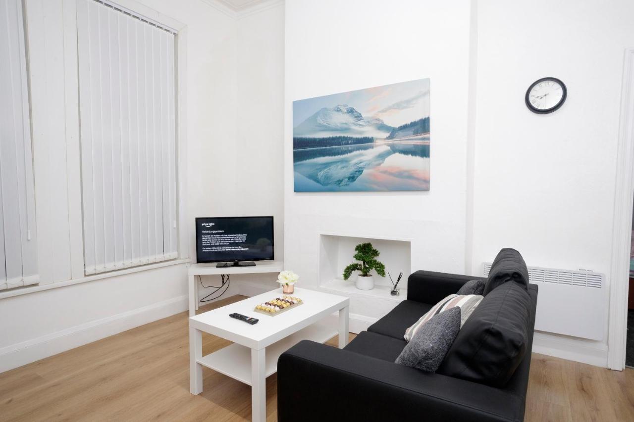 Kirkstall Serviced Apartments Leeds Leeds  Buitenkant foto