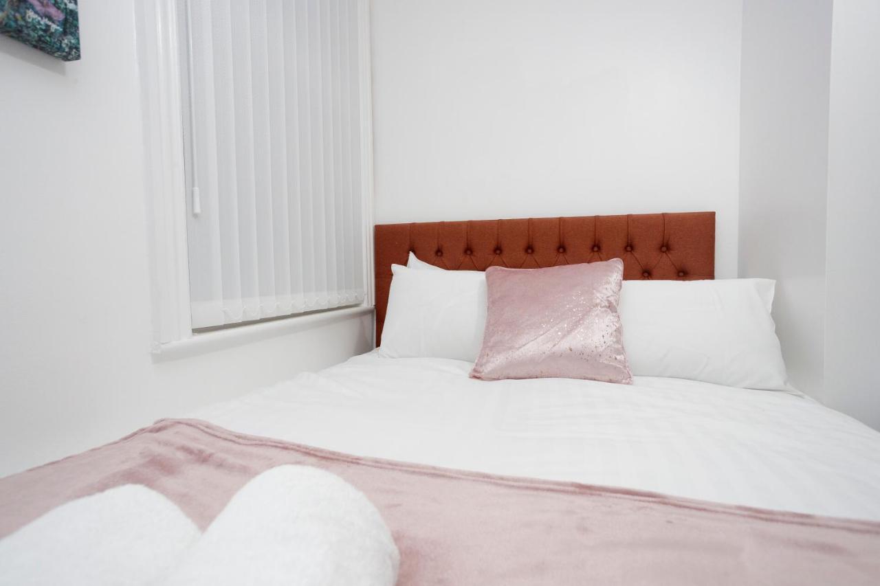 Kirkstall Serviced Apartments Leeds Leeds  Buitenkant foto